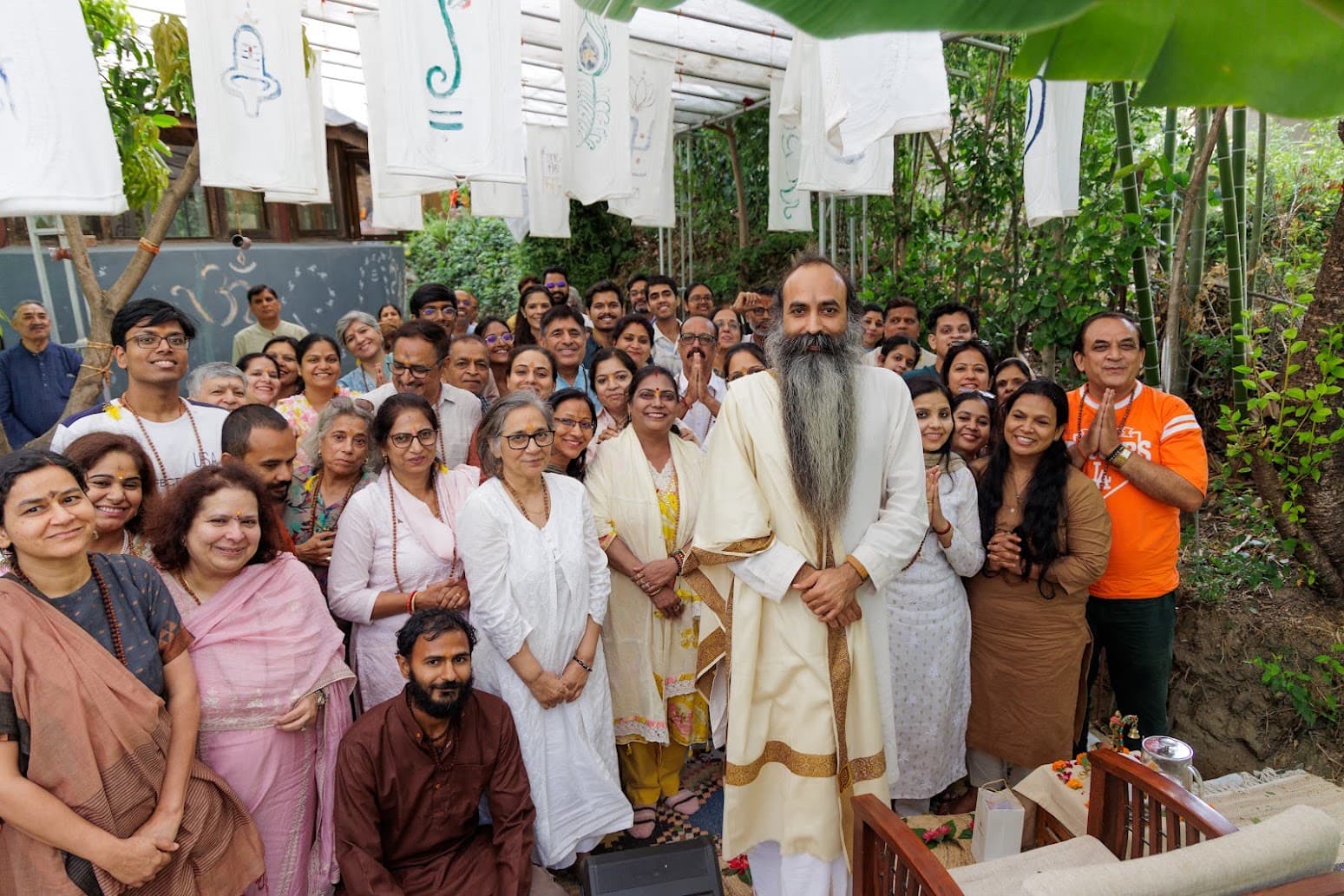 Guru Darshan at Saadho Ashram