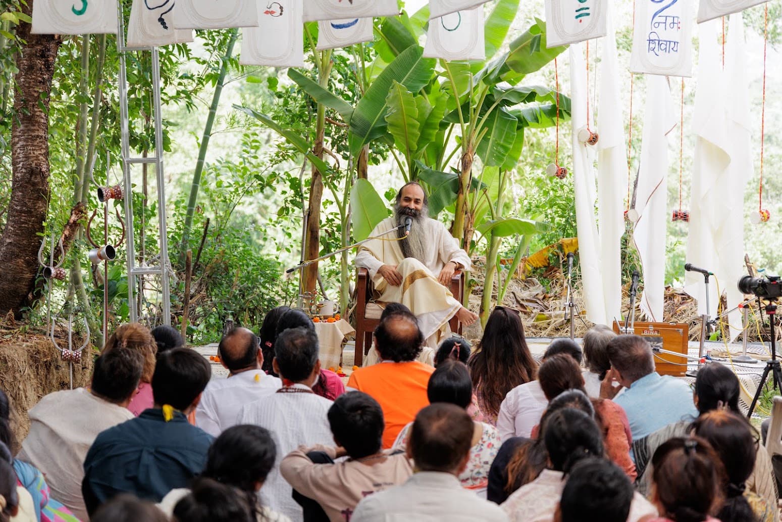 Gurudev Sri Anish in darshan with sadhaks